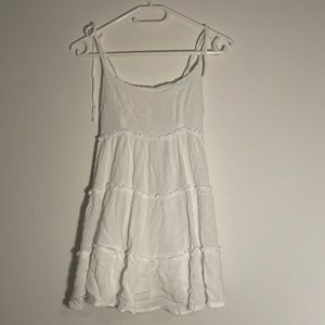 white sundress🤍